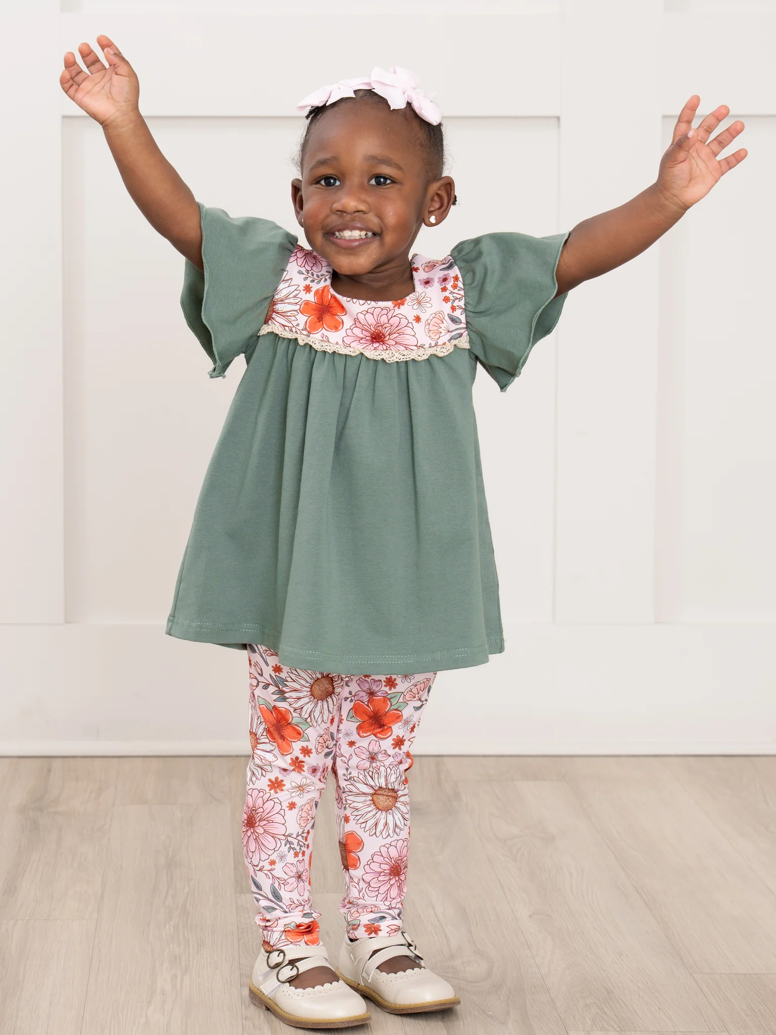 Poppy Meadow Ruffle Outfit - Image 5