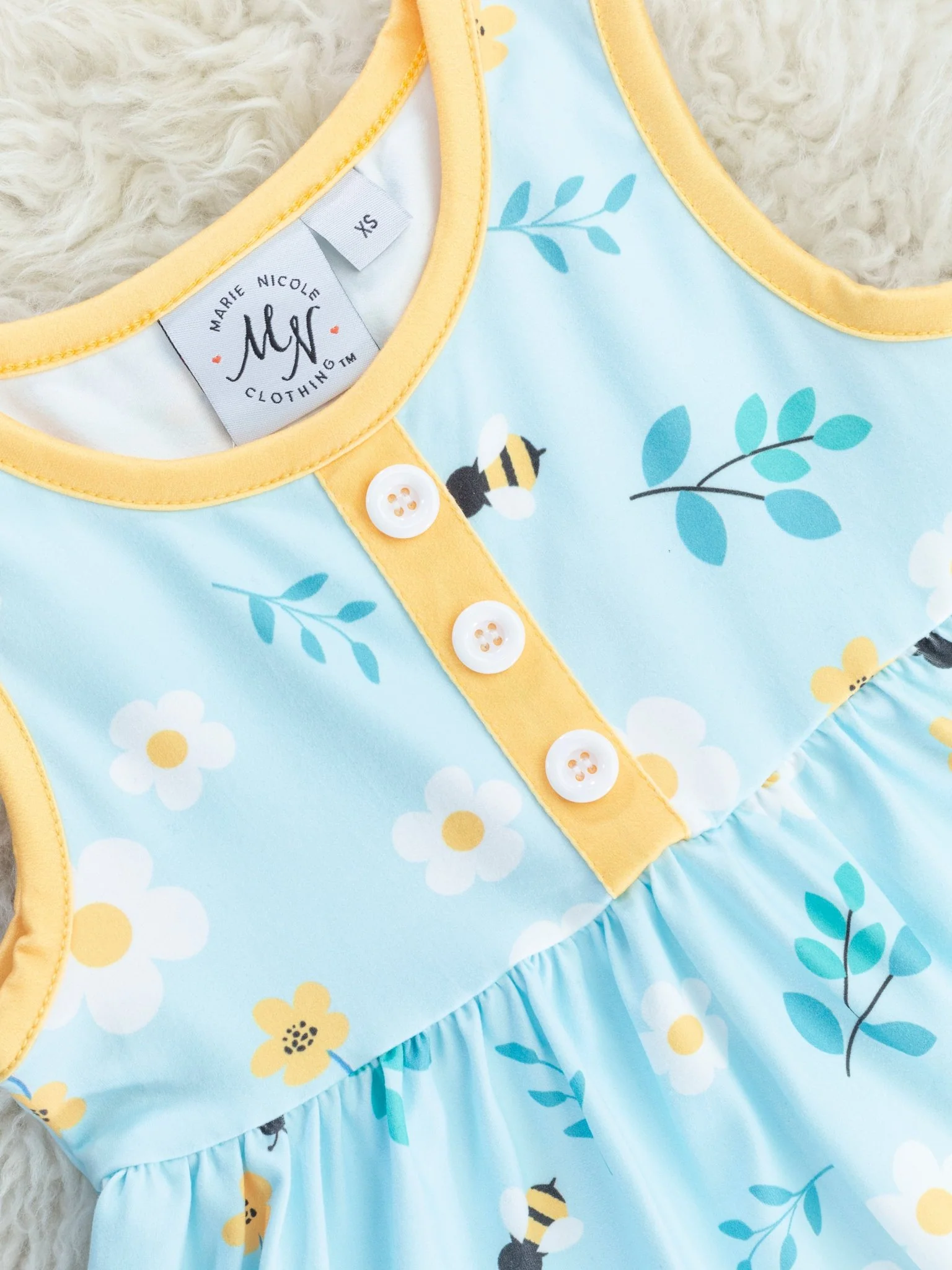 Beautiful Bees Ruffle Outfit - Image 3