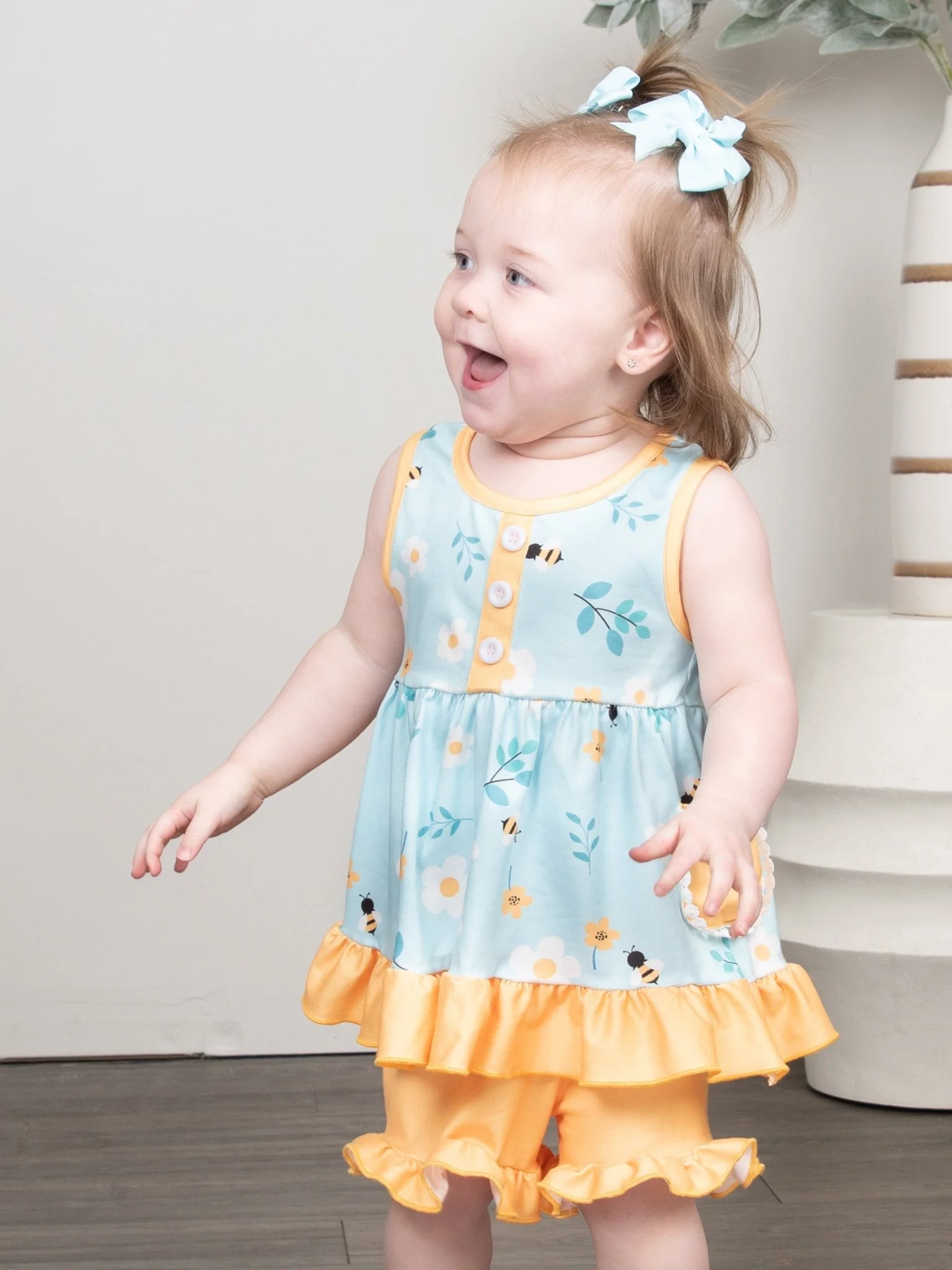 Beautiful Bees Ruffle Outfit - Image 4