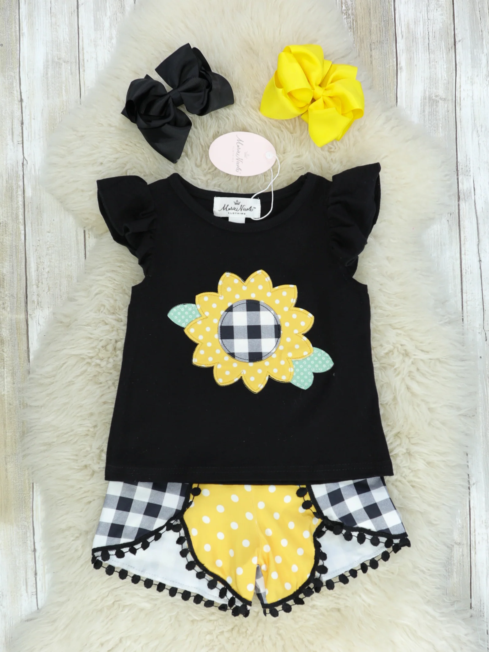 Buffalo Plaid Sunflower Shorts Outfit