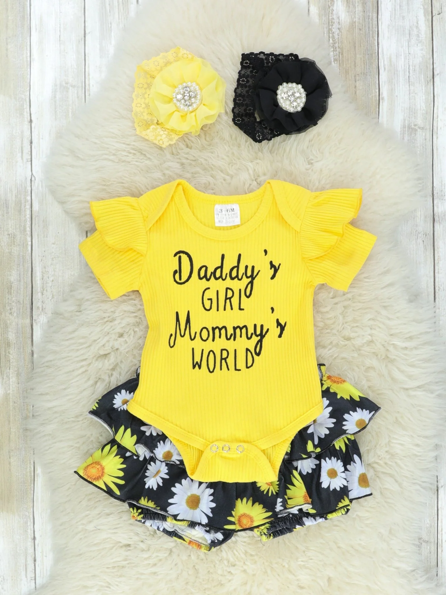 Daddy's Girl & Mommy's World Daisy Outfit - Image 2