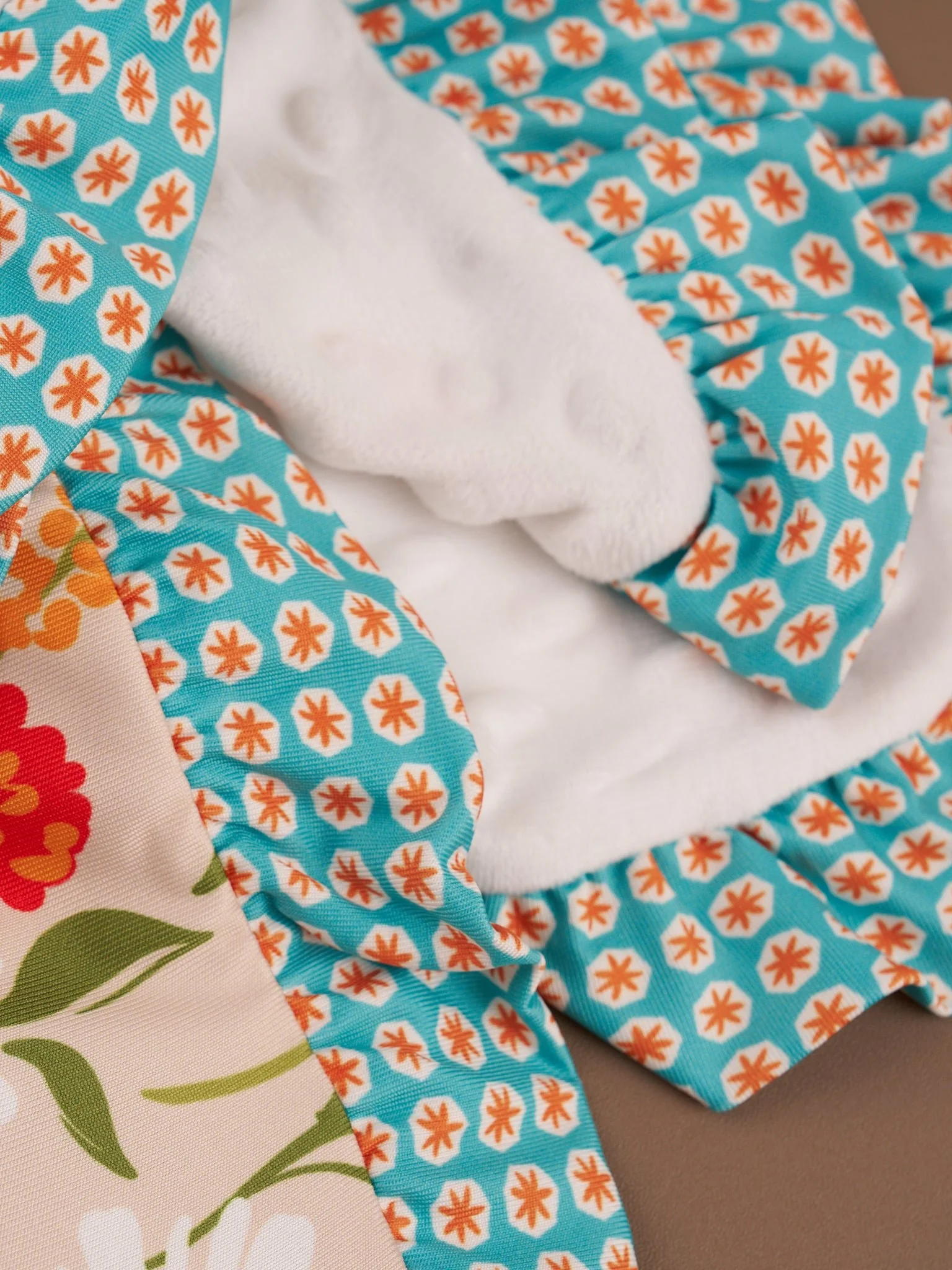 Daisy Janes Ruffle Minky Blanket - Image 3