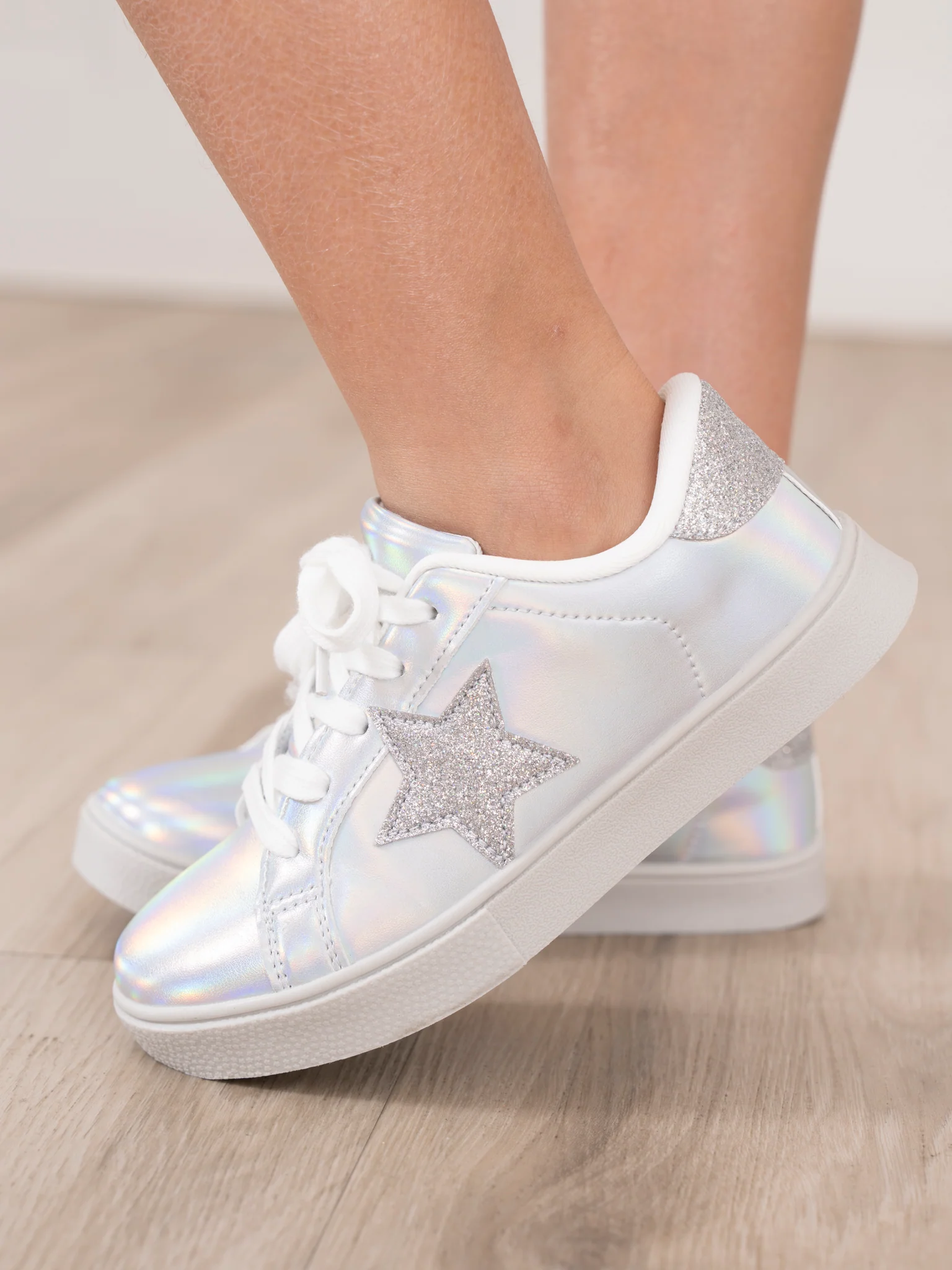 Girls' Sparkle Star Sneaker - Holographic Silver - Image 5