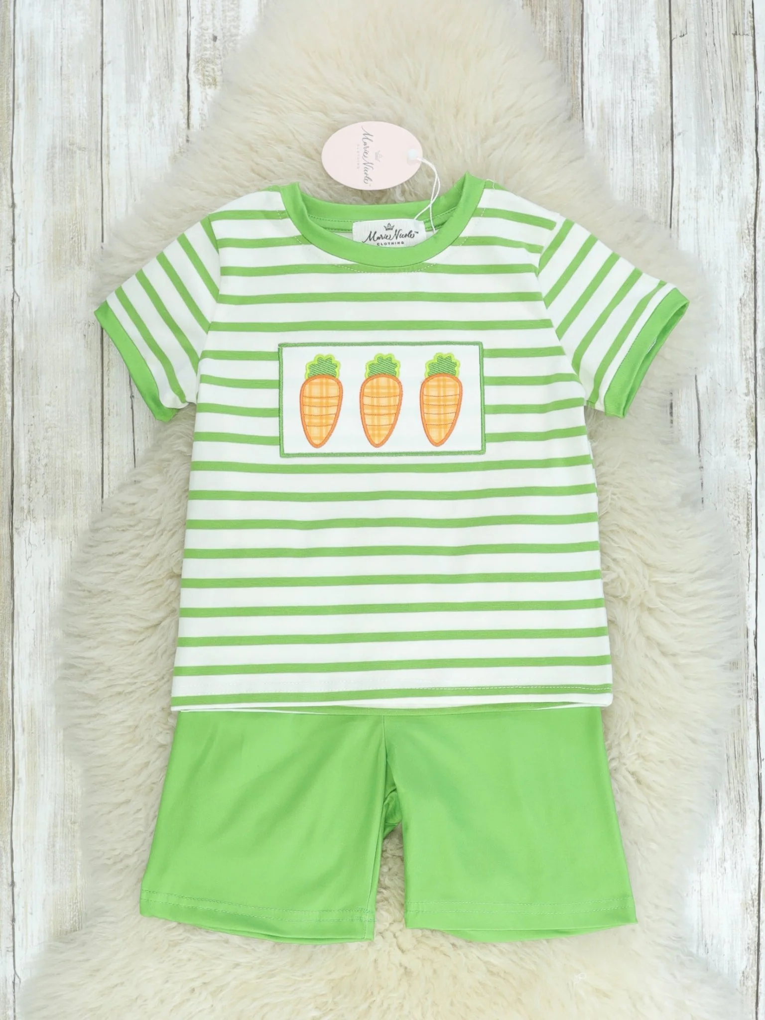 Green Carrot Shirt & Shorts Outfit