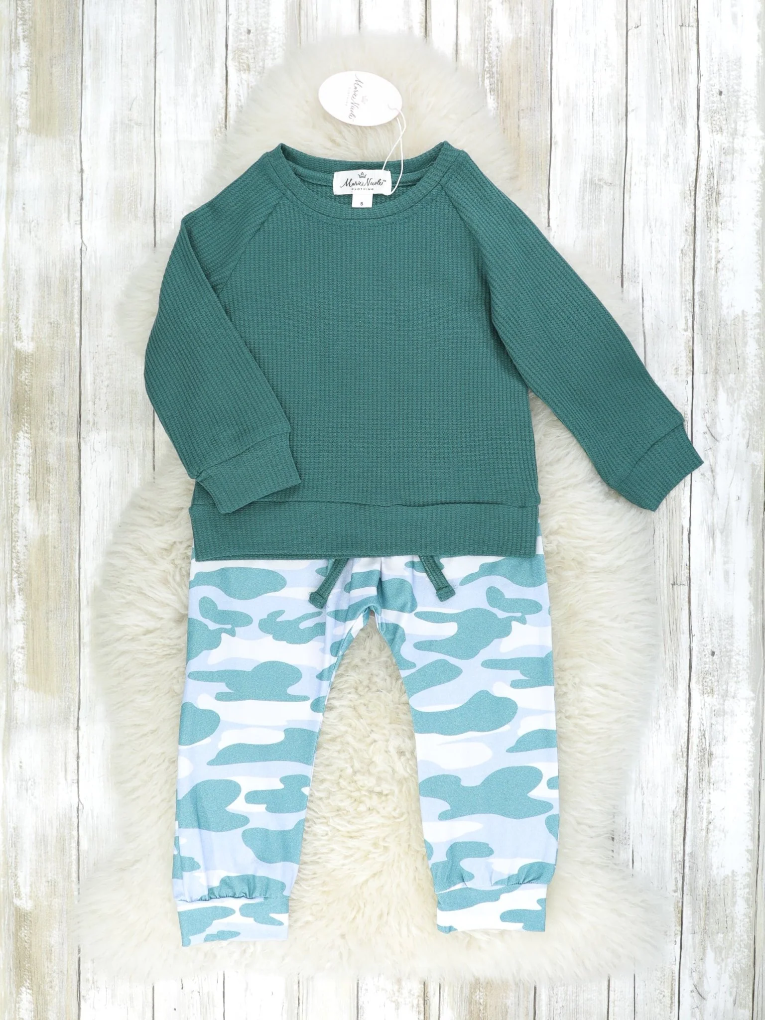 Green Long Sleeve Shirt & Camo Joggers Outfit