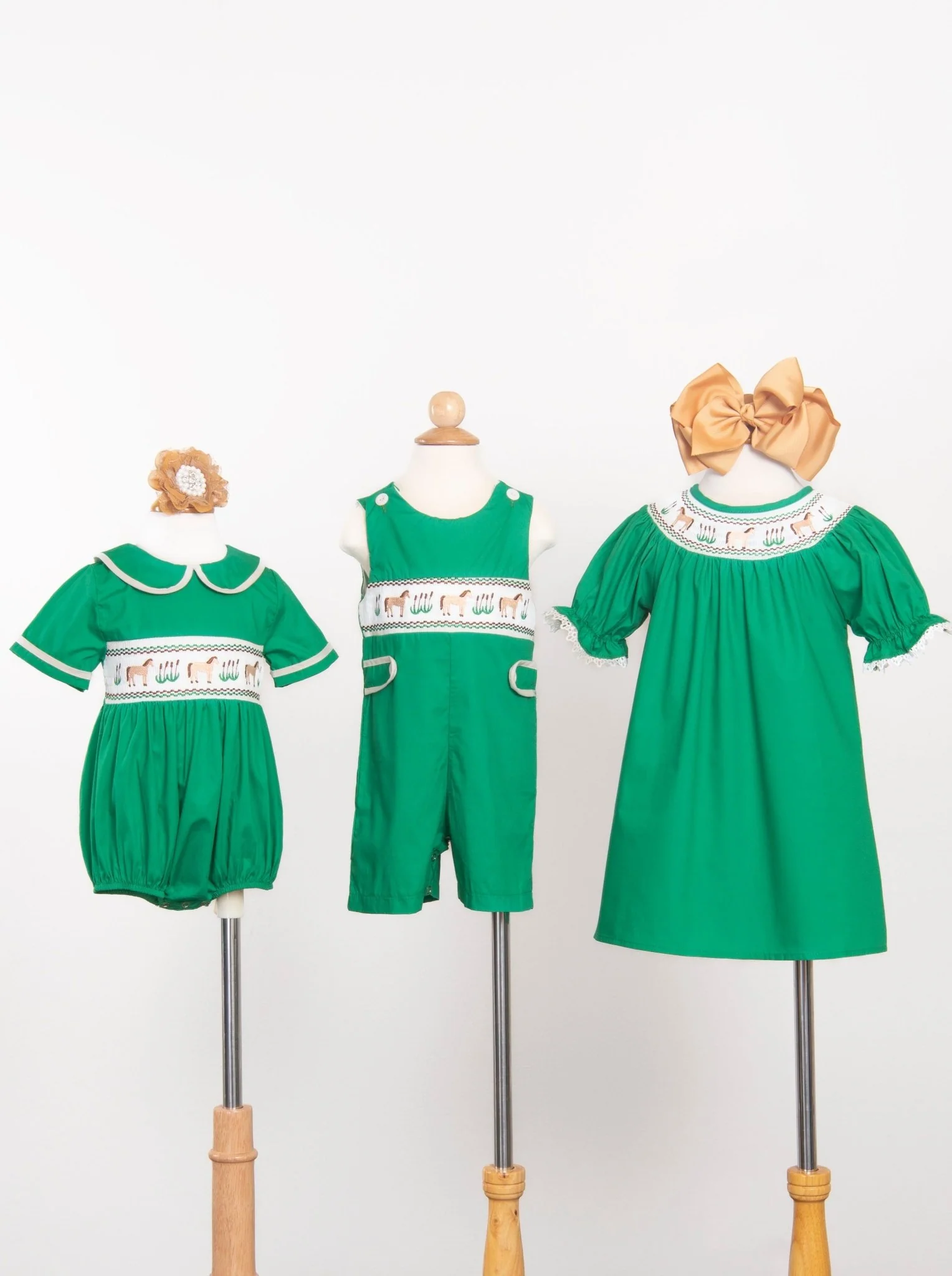Green Smocked Horse Johnny - Image 3