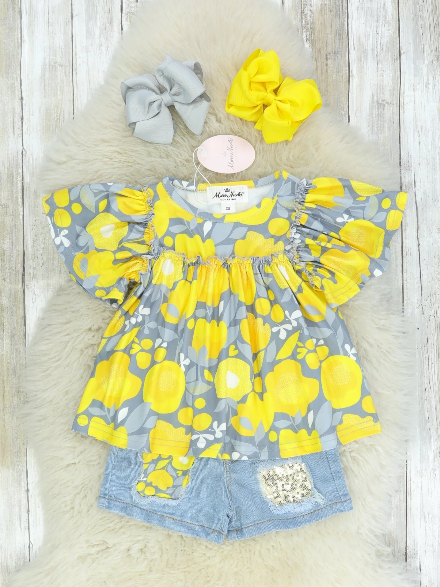 Lemon Ruffle Top & Distressed Denim Outfit