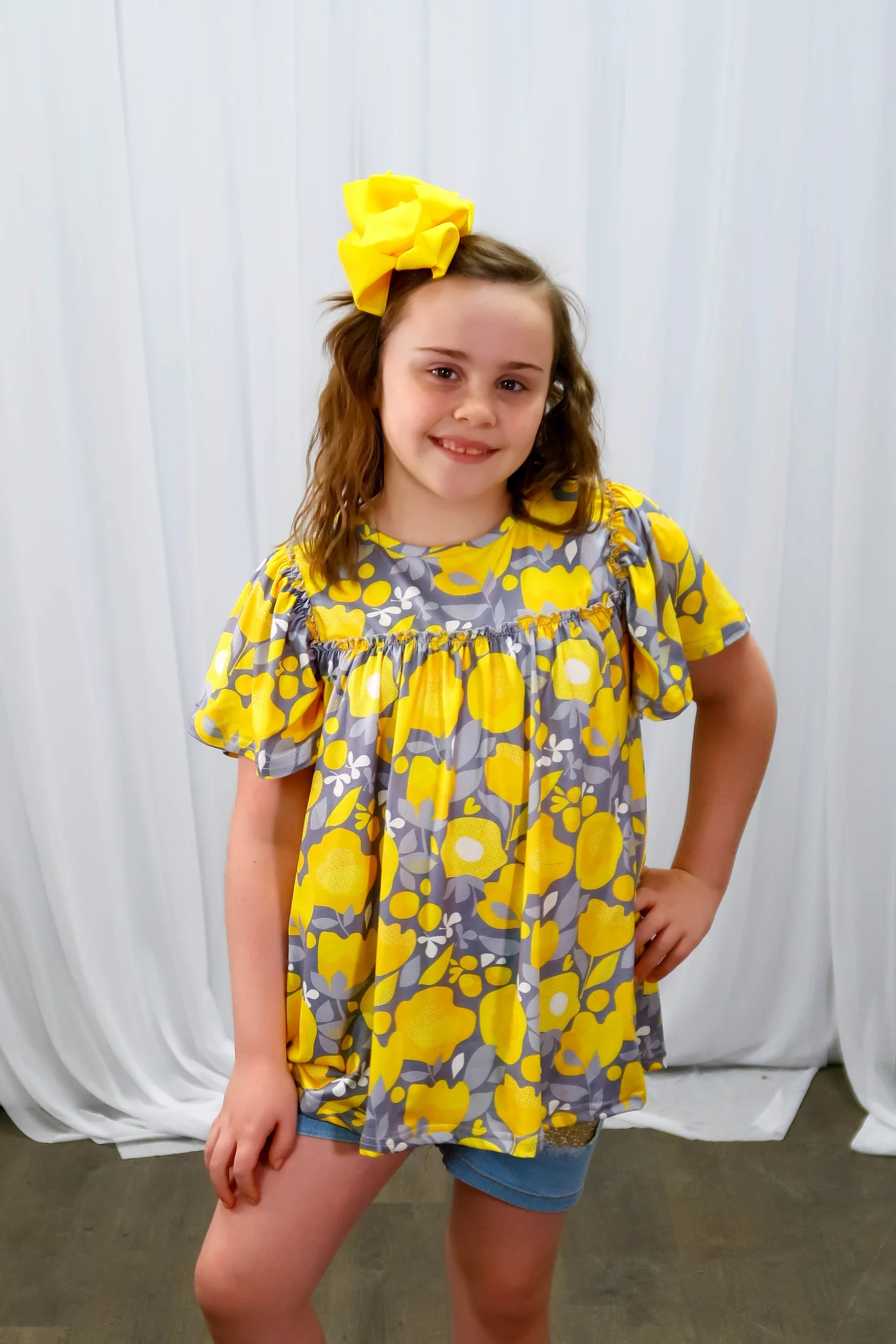 Lemon Ruffle Top & Distressed Denim Outfit - Image 4