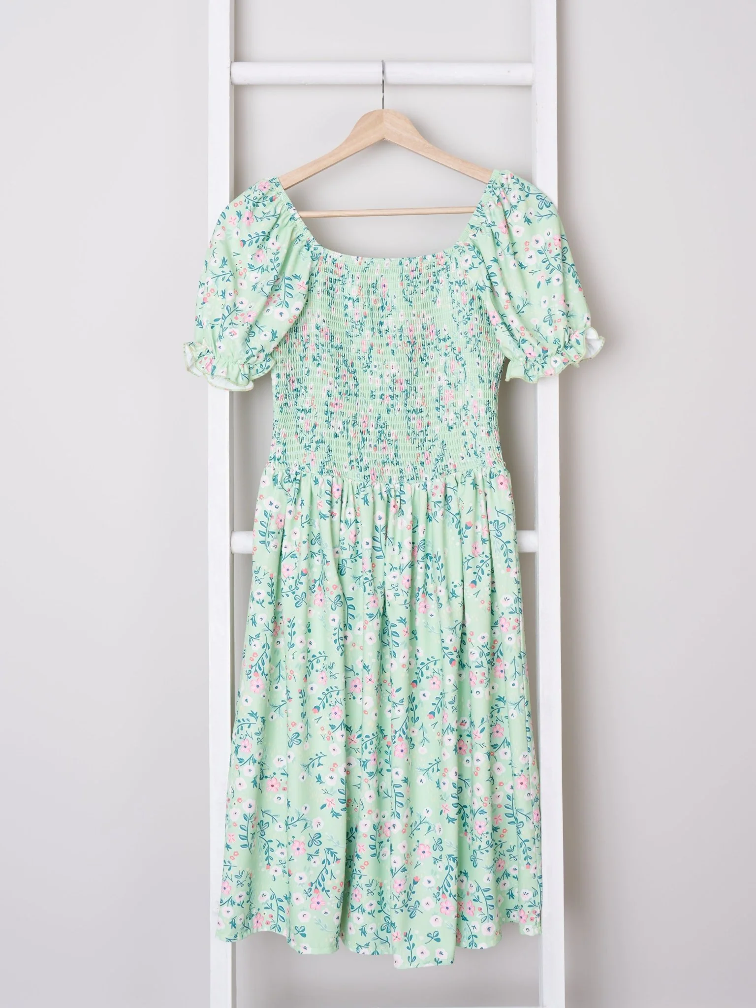 Mom & Me Mint Smocked Floral Puff Sleeve Dress - Image 4