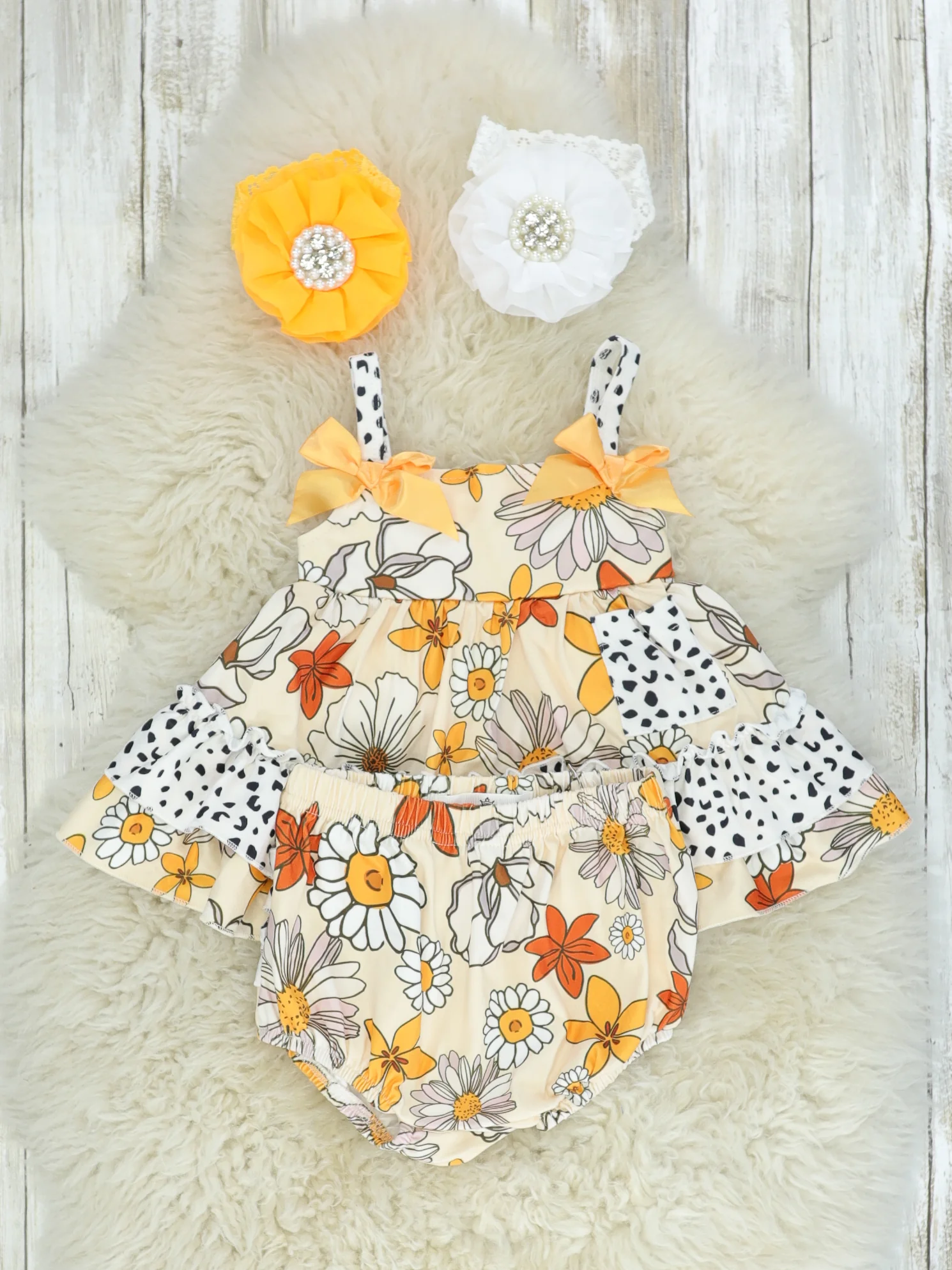 Pale Yellow Daisy Ruffle Top & Bloomer Set - Image 3
