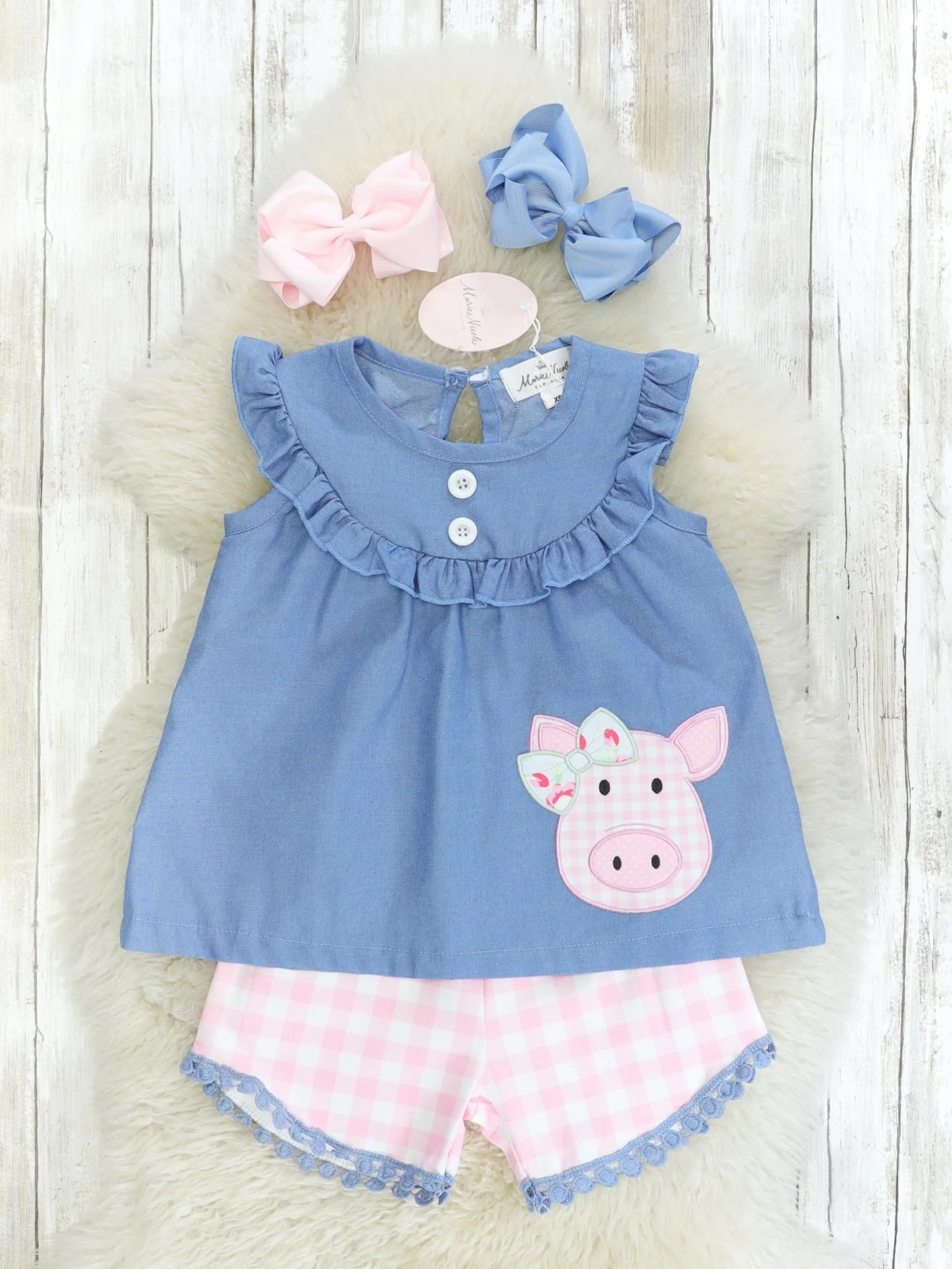 Pink Chambray Piggy Shorts Outfit
