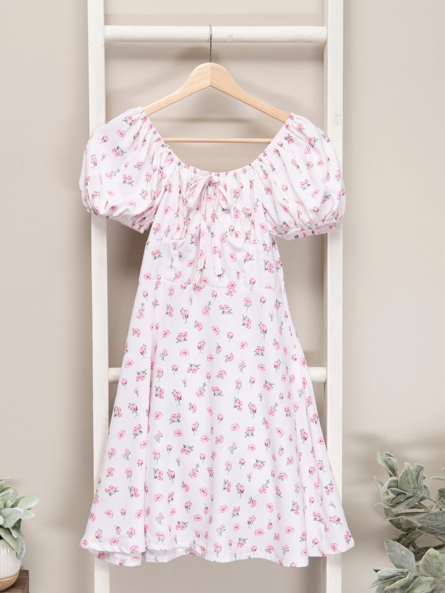 Pink Floral Puff Sleeve Dress - Image 4