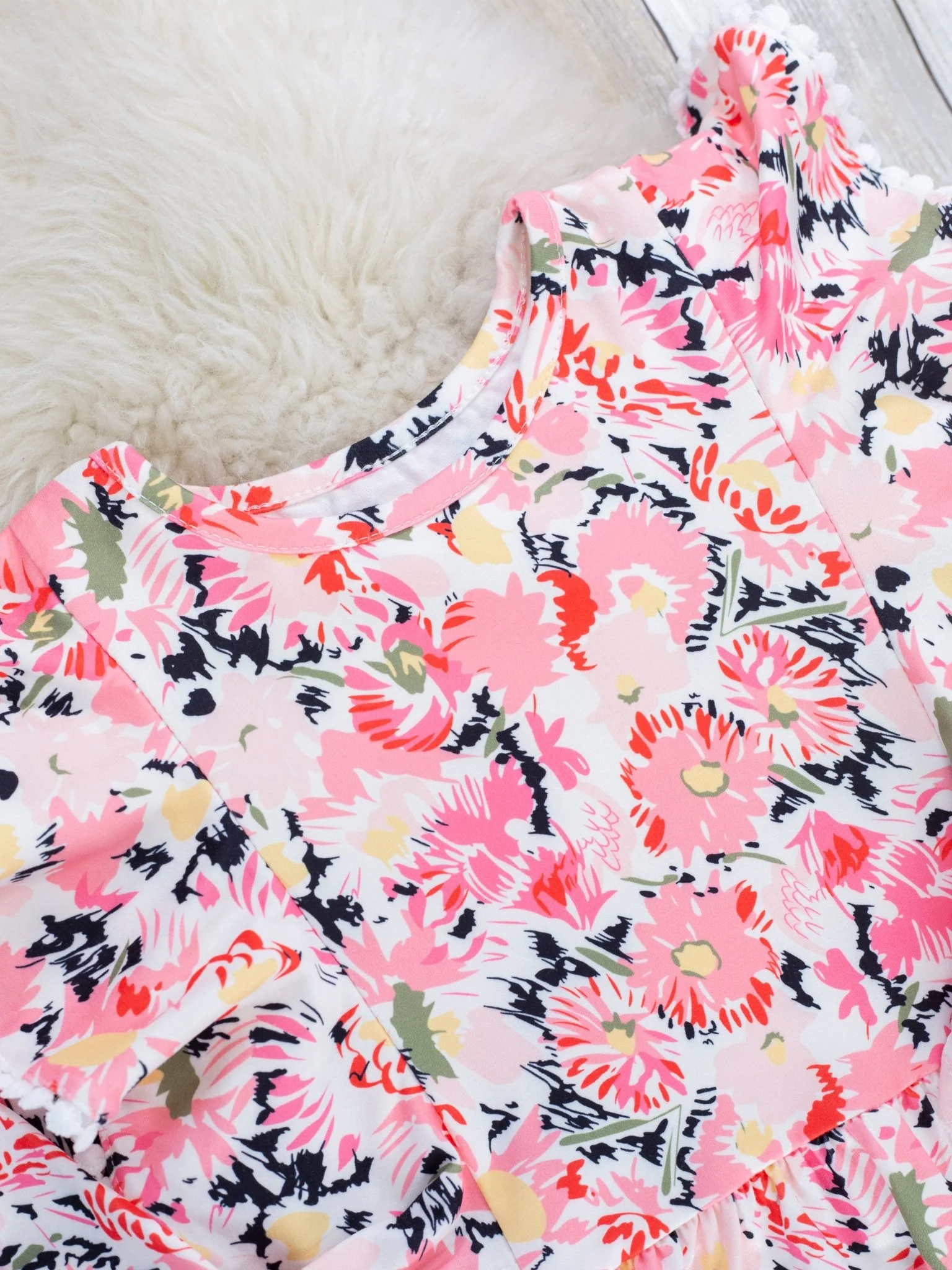 Pink Floral Ruffle Top & Black Joggers Outfit - Image 3