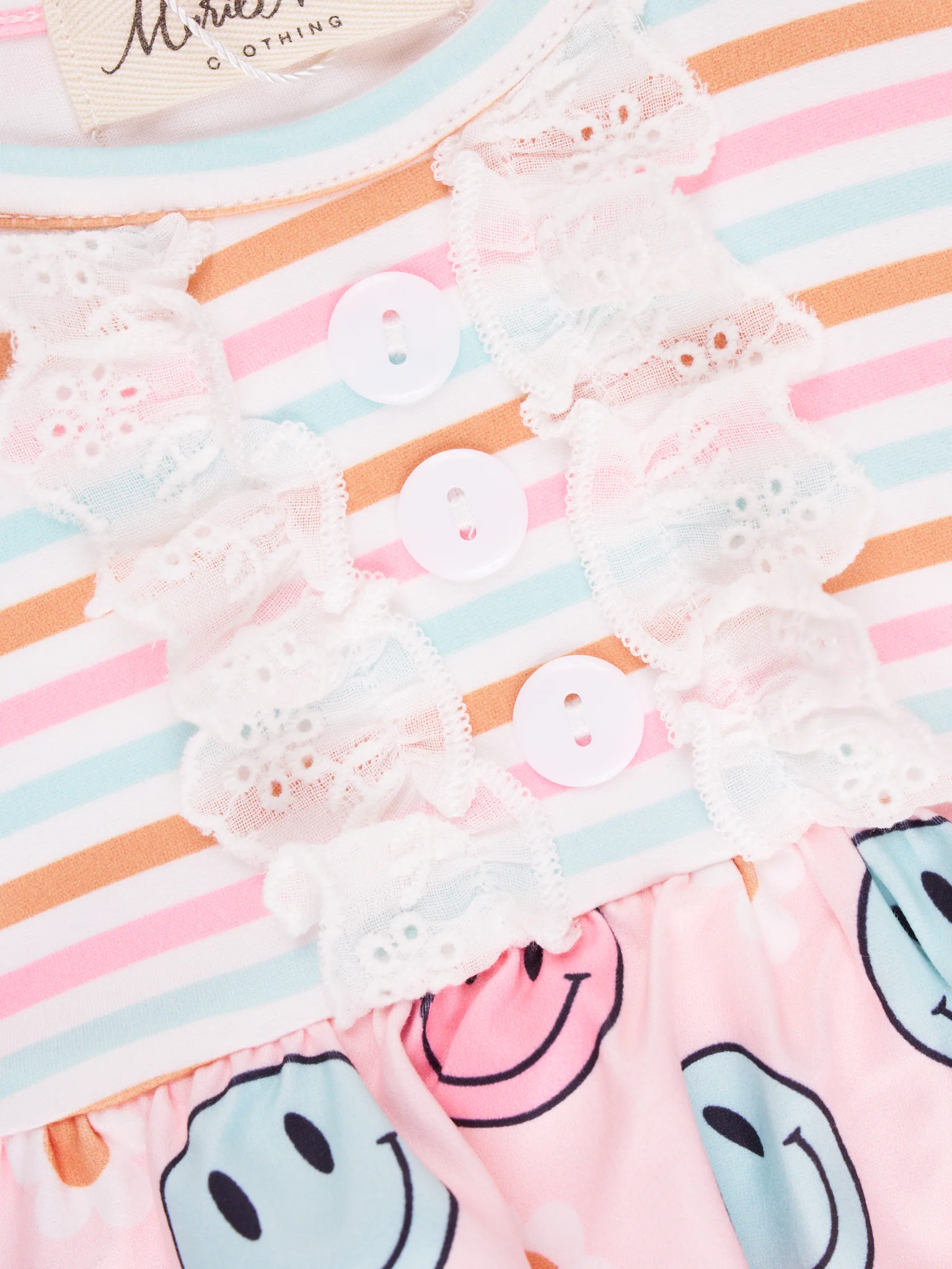 Smiles & Daisies Ruffle Outfit - Image 3