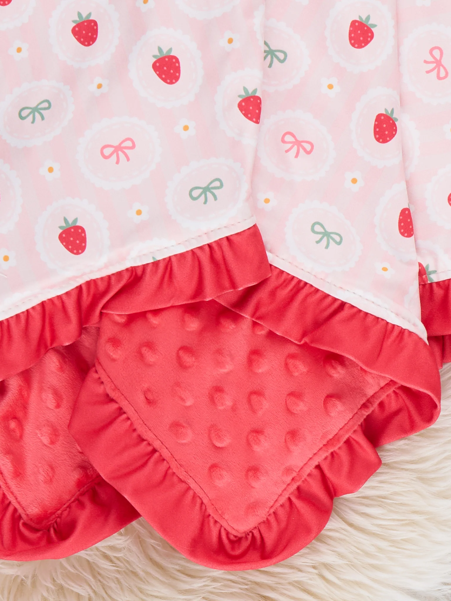 Strawberry Dreams Blanket - Image 2