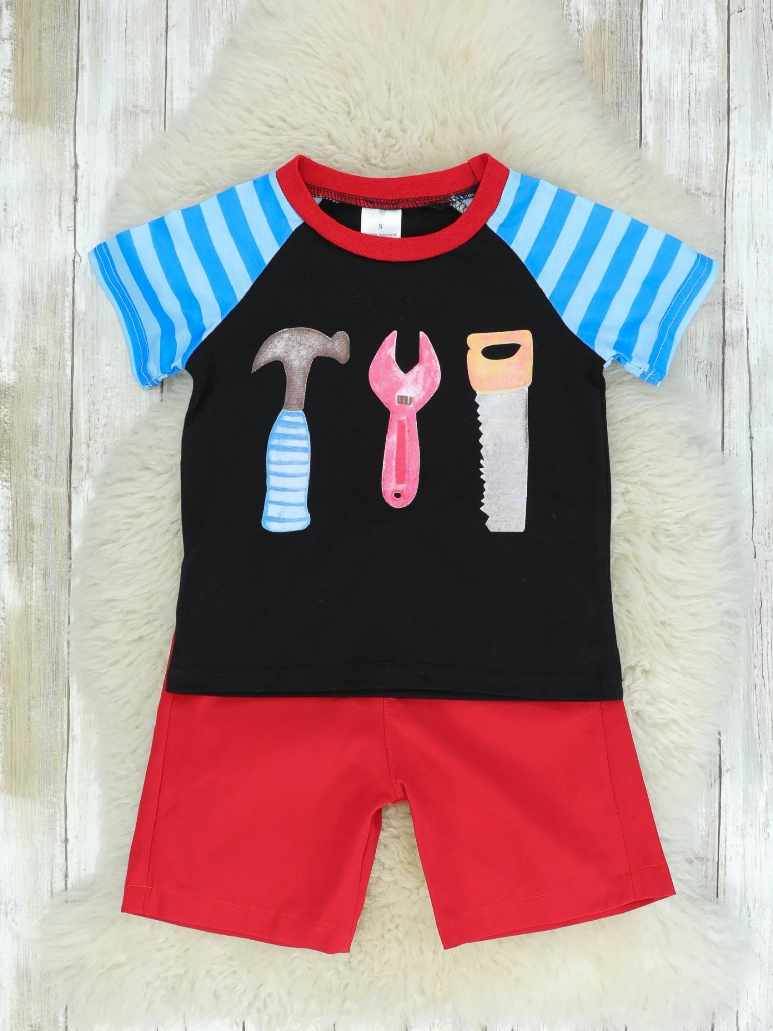 Tools Shirt & Shorts Outfit