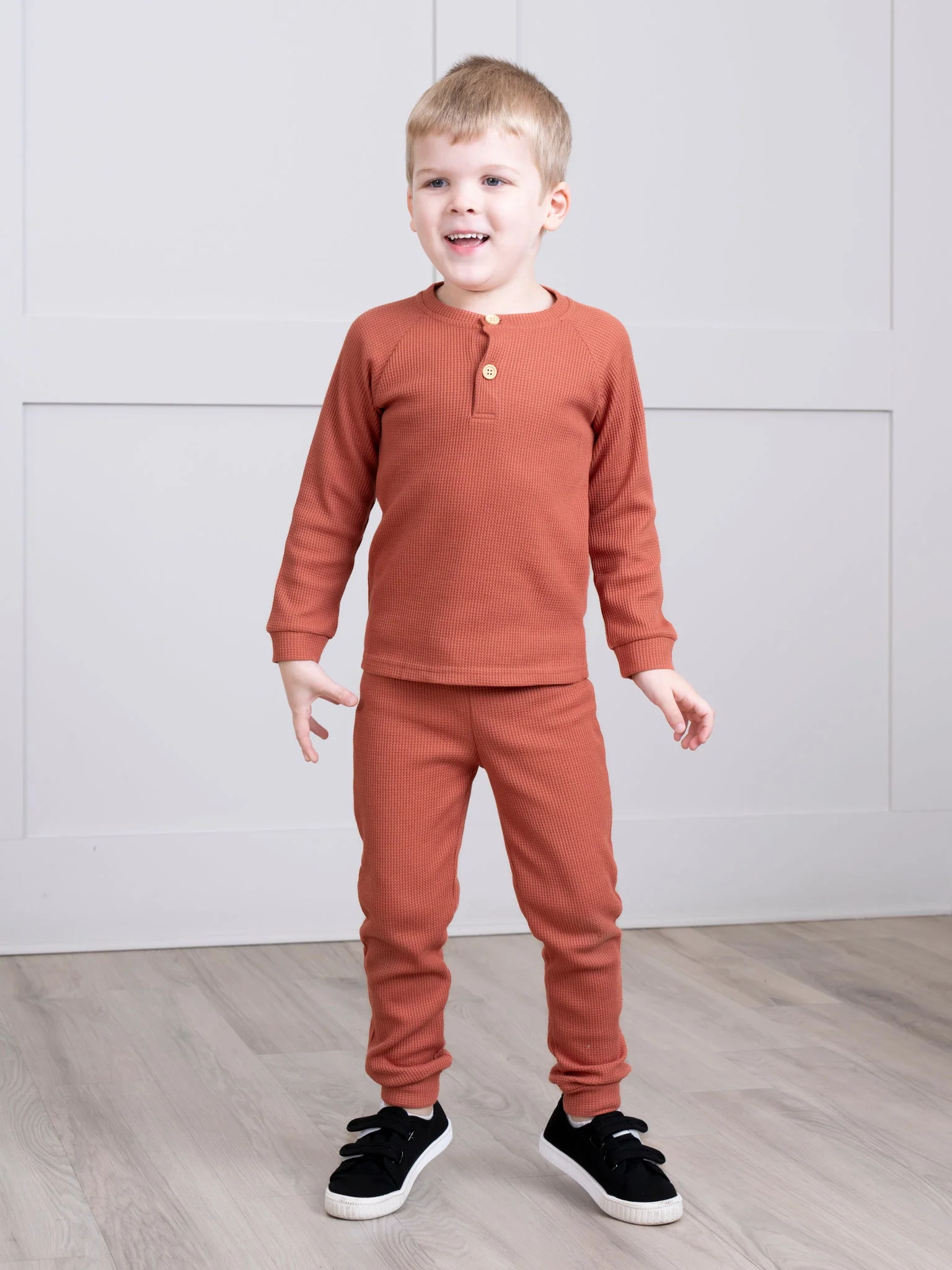 Waffle Knit Henley & Joggers Set in Two Colors - Unisex - Image 3