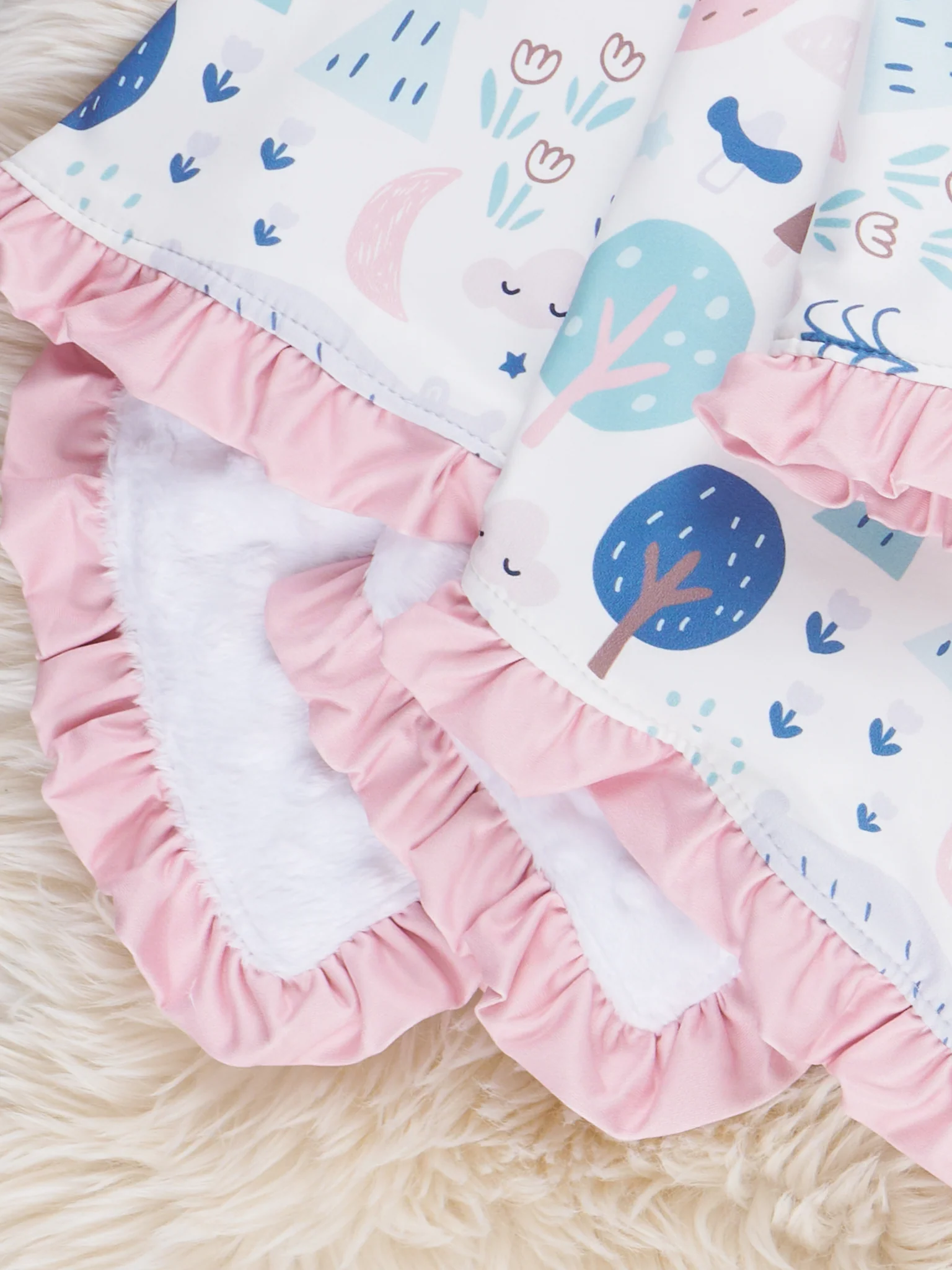 Woodland Whimsy Ruffle Blanket - Image 2