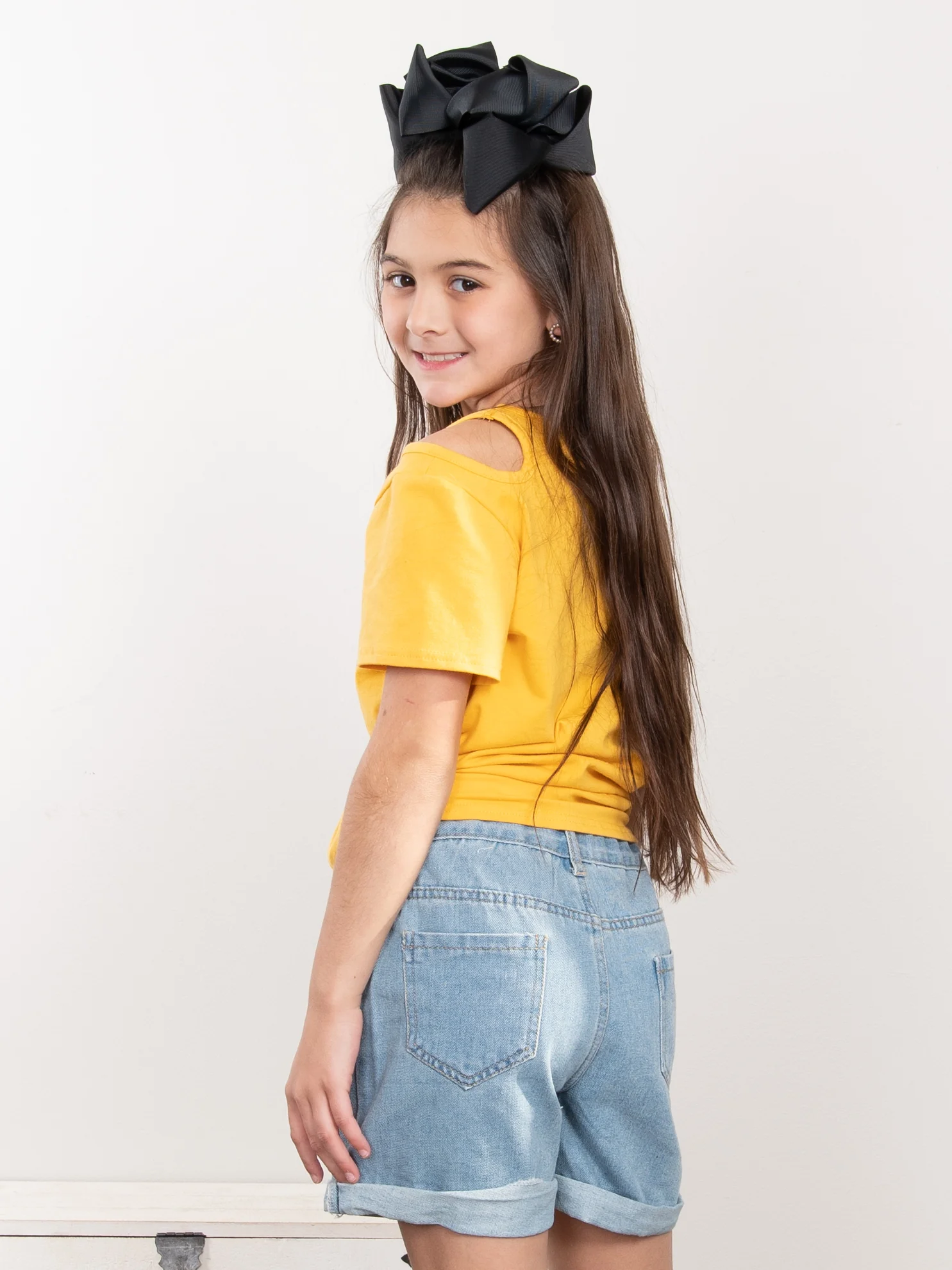 Yellow "Smile" Tie Top & Denim Shorts Outfit - Image 5